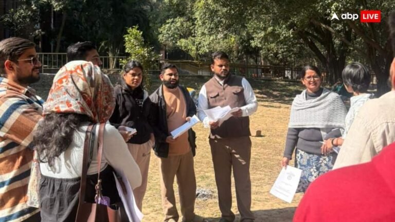 ABVP again surrounded the administration in JNU, protested against expulsion and heavy fine, CPO manual also became a standstill