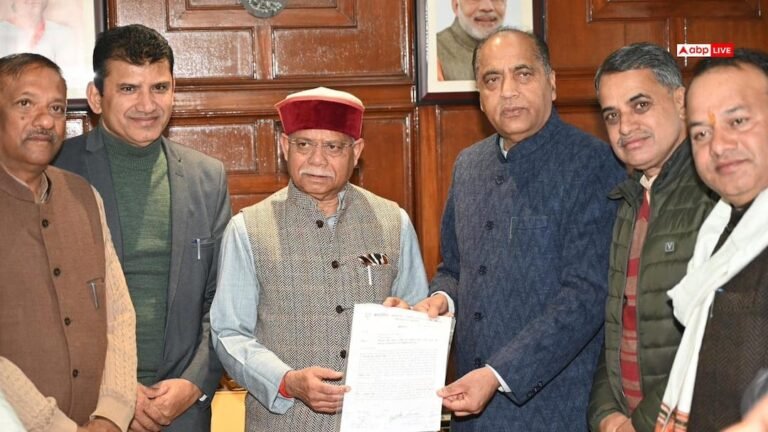 Himachal: Opposition enraged over MLA fund being stopped, expressed protest by submitting memorandum to Governor