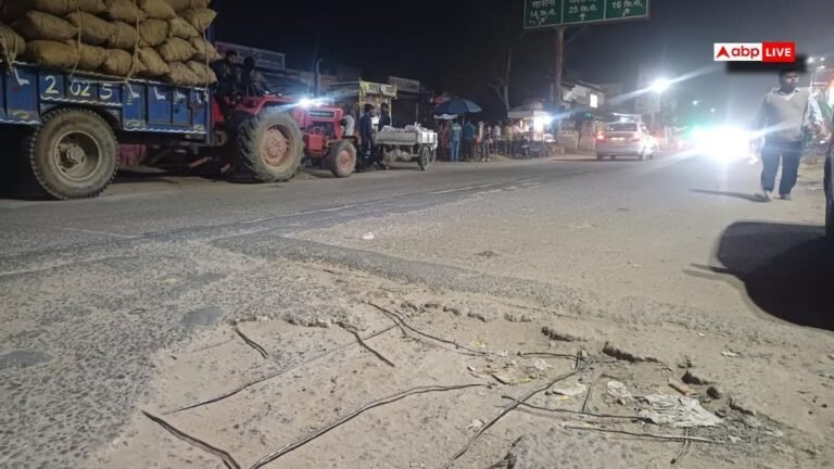 Aligarh News: Mathura road becomes ‘dangerous track’, network of potholes amid widening, fear of accidents due to uprooted bars