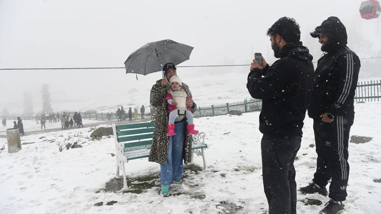 Weather: The weather of the country will change due to the arrival of western disturbance; Rain and snowfall in the mountains, thunder and lightning in the plains – Weather: Arrival Of Western Disturbance Will Change Country’s Weather; Rain, Snowfall In Mountains Imd Updates