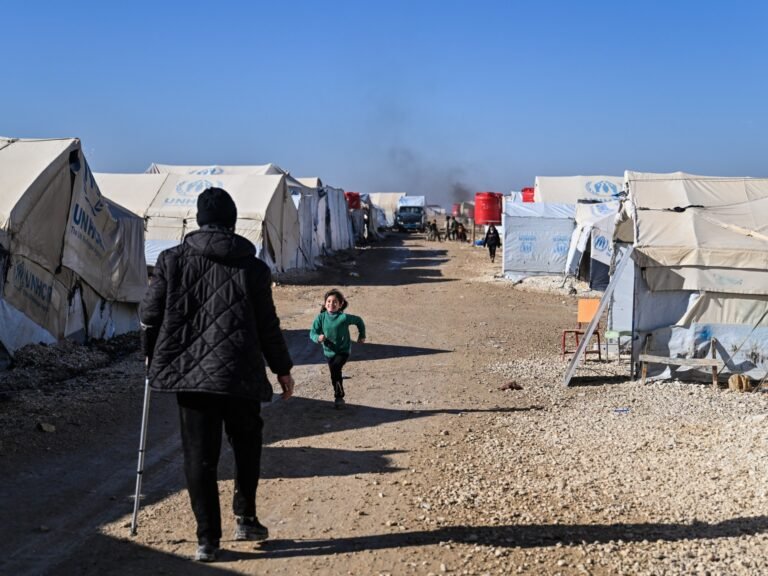 Exodus of ISIL-linked detainees from Syria camp sparks security concerns | Syria’s War News