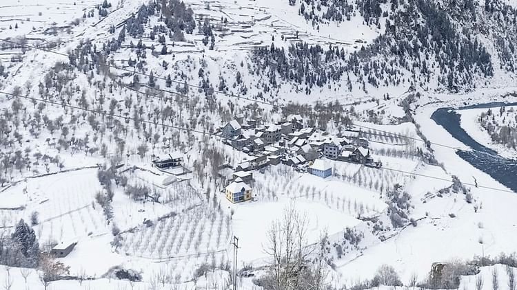 Weather Update: Double blow of weather, snow on the mountains and increased heat in the plains; Stormy Winds Alert In Sea – Weather Update Snow Rainfall In Mountains Increased Heat In Plain Areas Stormy Winds Alert In Sea