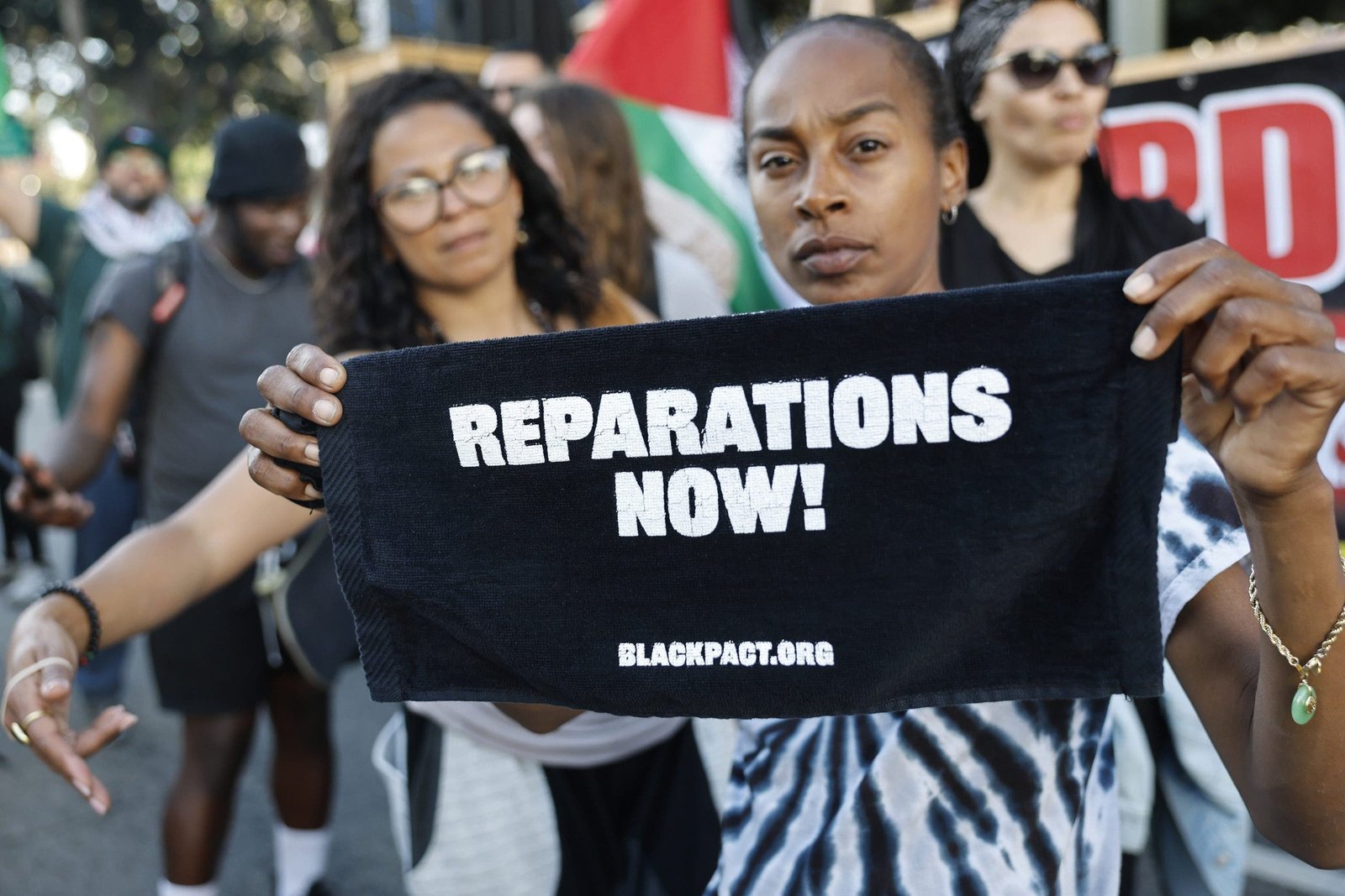 illinois-city-issues-reparations-payments-scaled.jpg