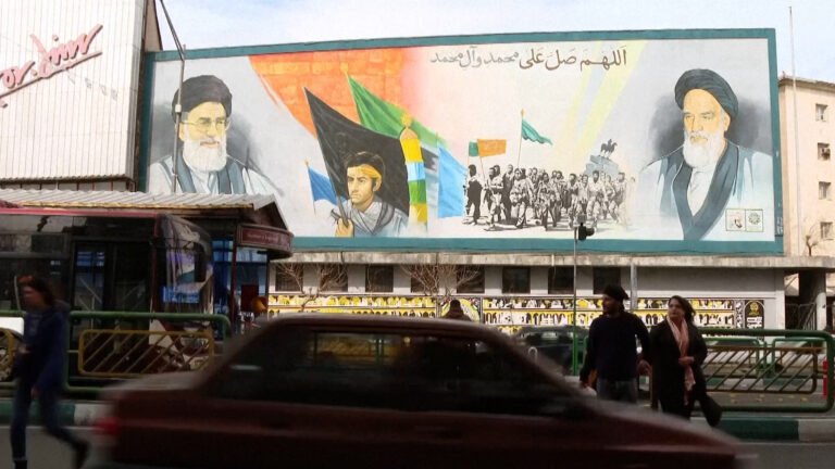 Iran arrests prominent reformist politicians critical of the government | Protests