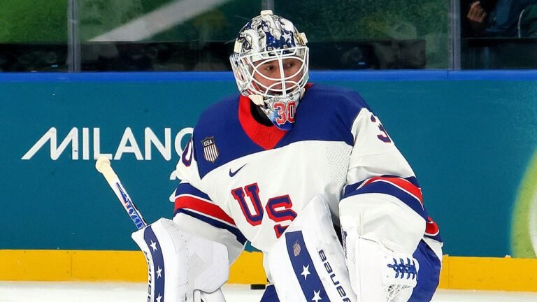Stars’ Jake Oettinger reacts to Trump’s comments about the women’s hockey team