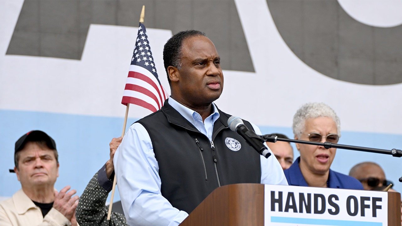 jonathan-jackson-ms-now-kirk.jpg