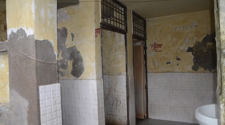 Case of Noida’s International School: Seventh-grade student locked in the bathroom for an hour, teacher scolded on complaint – Seventh-grade student locked in bathroom for an hour in Noida