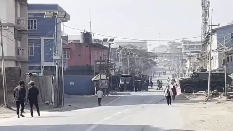 Life affected due to bandh in Manipur, protesters took to the streets in Churachandpur, forces deployed at every nook and corner – Manipur Violence Churachandpur Bandh Protest Clash With Security Forces Over Kuki Zo Mlas Joining Government