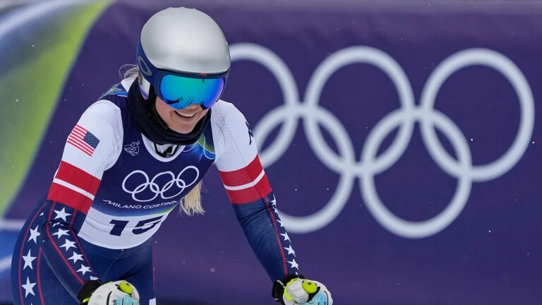 Lindsey Vonn crashes during Winter Olympics medal event