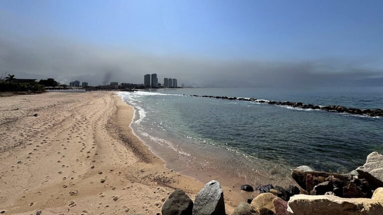 Puerto Vallarta tourists warned to stay put at resort amid Mexico ‘clashes’