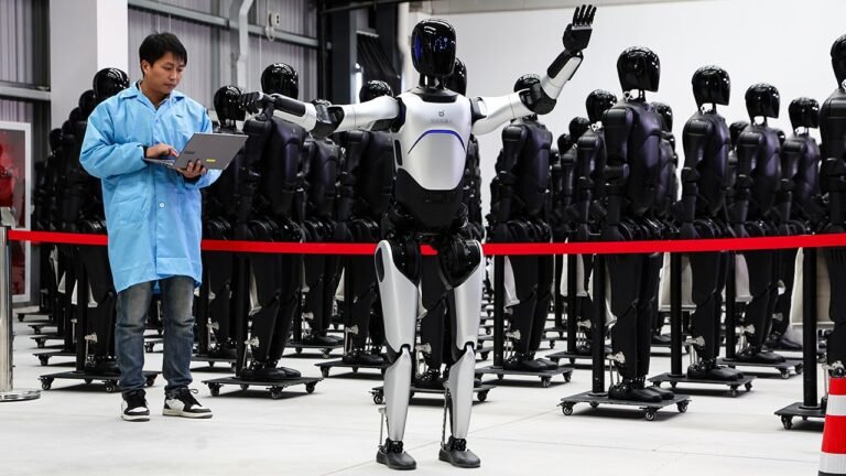 Agibot puts 200 humanoid robots on stage for live Shanghai gala performance