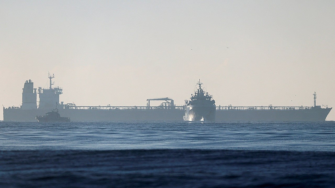 russian-shadow-tanker-002.jpg