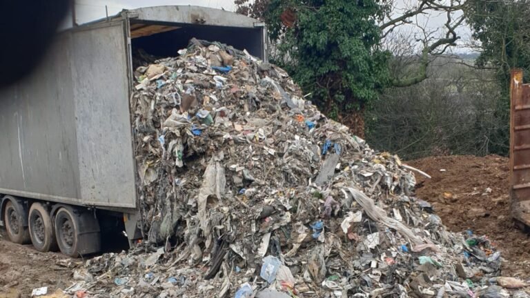 This shocking illegal M25 waste site has kept growing – and it now threatens the River Thames | UK News
