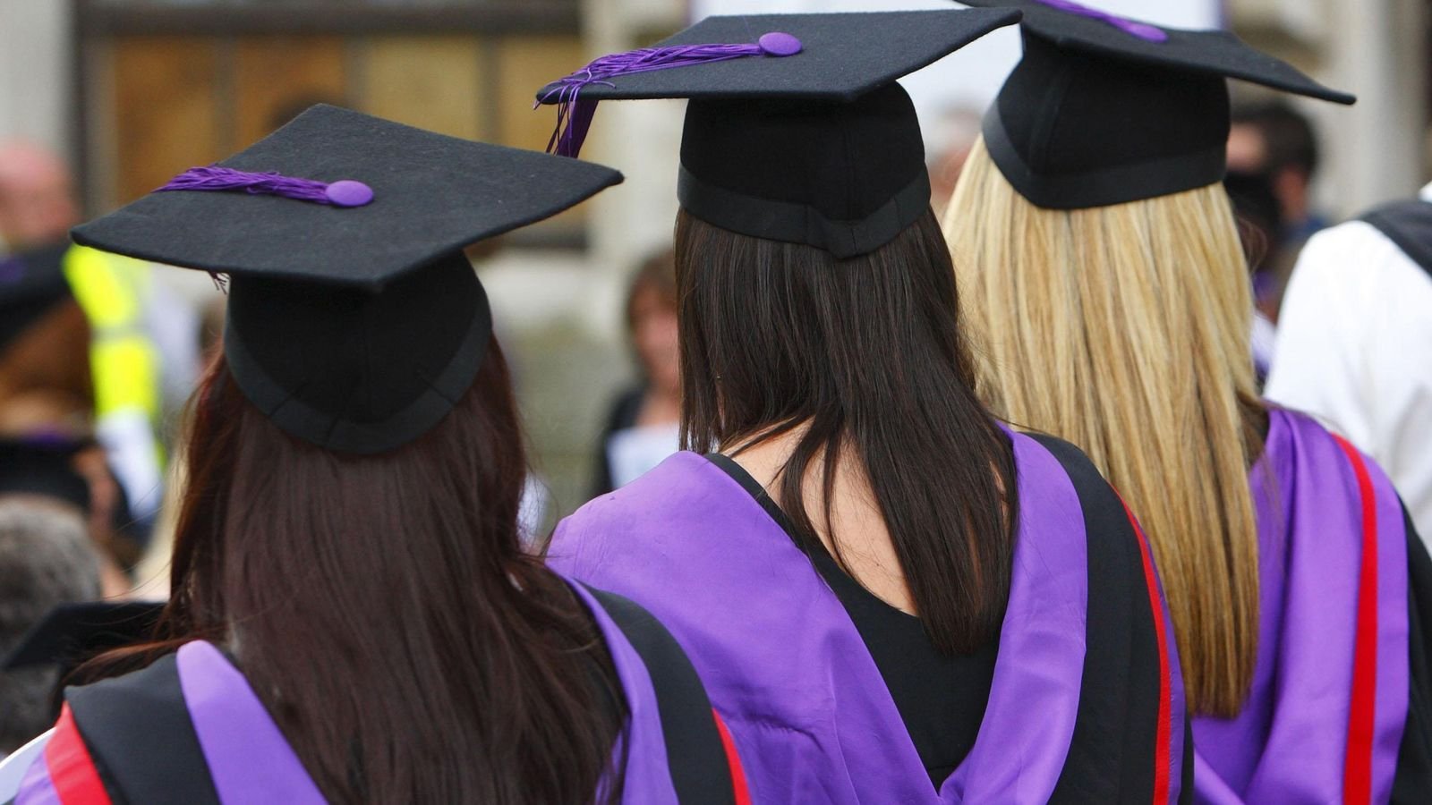 skynews-graduates-students_6989170.jpg