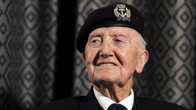 D-Day survivor ‘dedicated’ to ‘fallen comrades’ dies aged 100 | UK News