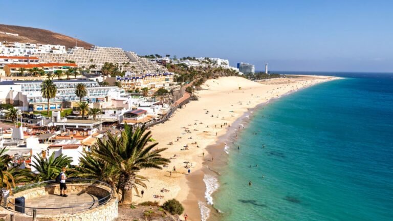 Canary Islands may hit tourists with fines if they ignore safety warnings and need rescue