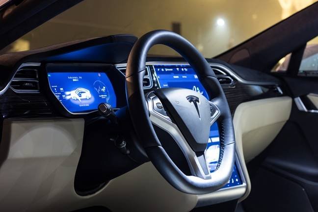 Tesla forced to drop ‘Autopilot’ branding in California • The Register