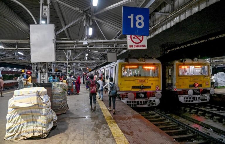 Mumbai News: Husband pushes wife in front of moving train due to domestic dispute at Mulund station, case of murder registered
