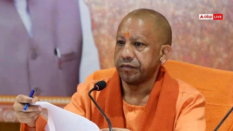 High level meeting of CM Yogi before Eid and Chaitra Navratri, strict instructions from loudspeaker to crowd