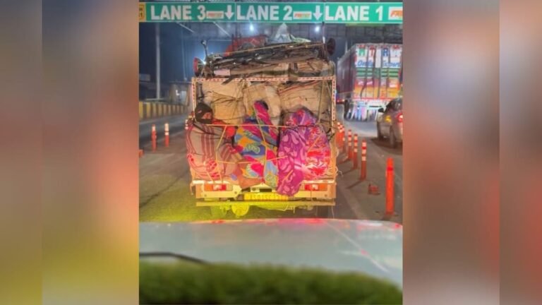 Men were loaded like luggage, ropes were tied to prevent them from falling! Video of the car went viral