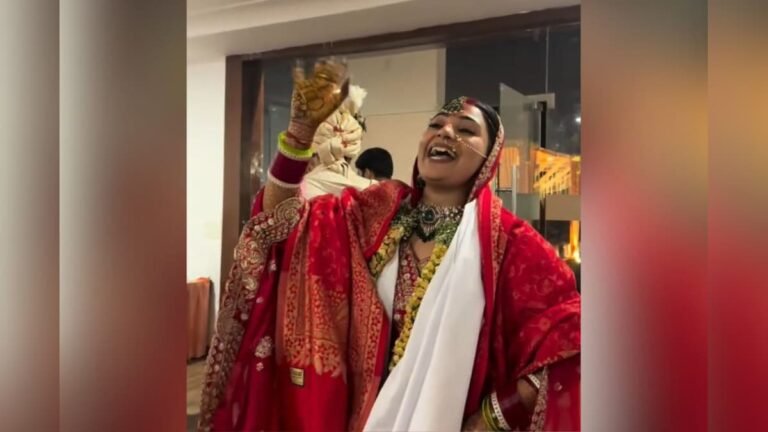 Said goodbye smilingly at the farewell, seeing the bride’s reaction people said – ‘She herself is laughing after making everyone cry!’