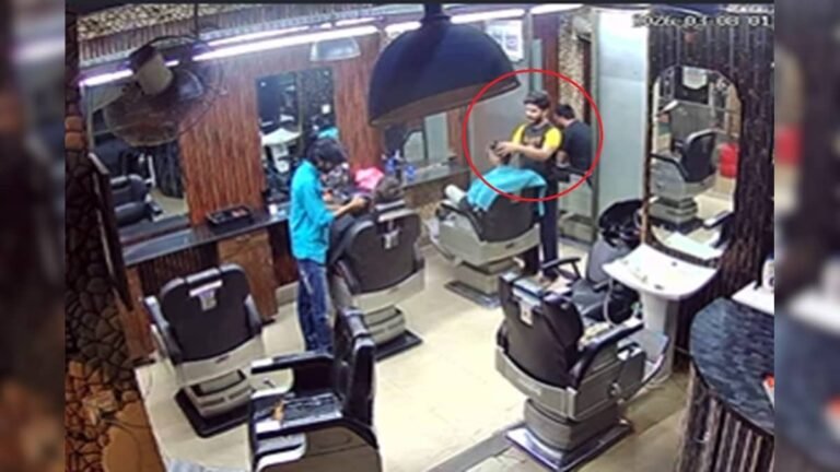 The salon owner cracked his neck, the customer immediately went to Yamraj – News18 Hindi
