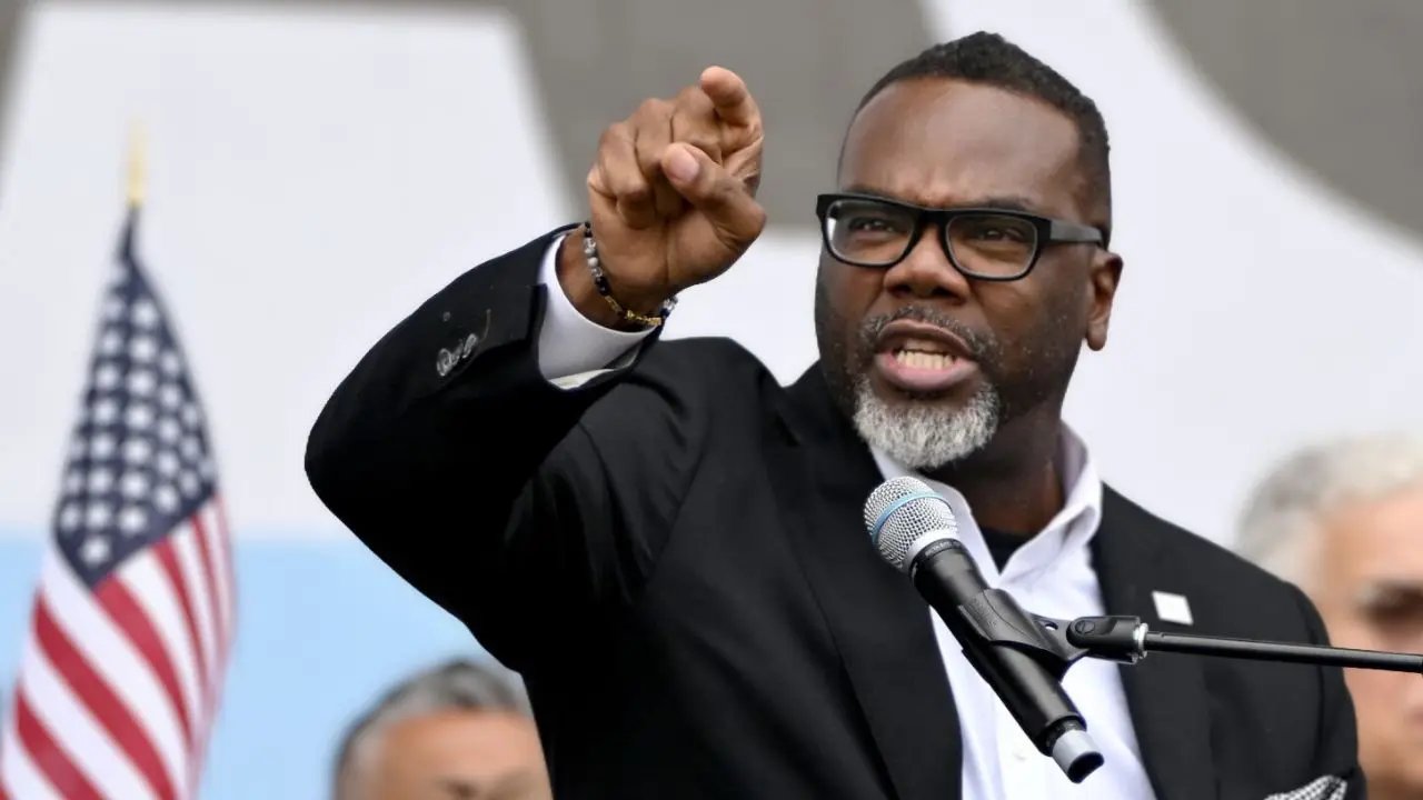 1774102452_brandon-johnson-no-kings-rally-chicago.jpg