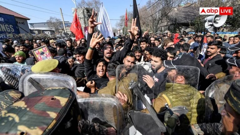 Srinagar News: Violent protests continue against Khamenei’s assassination, police fired tear gas shells