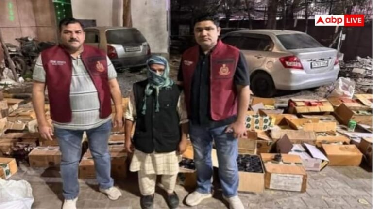 Delhi News: Poisonous game exposed before festivals, expired goods worth lakhs of rupees seized