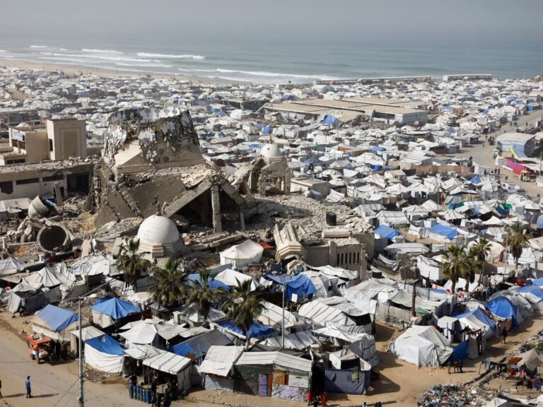 US envoys meet Hamas in Cairo to salvage fragile Gaza truce | Donald Trump