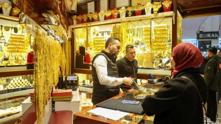 Gold rates slip again; check rates in Chennai, Ahmedabad, Mumbai, Kolkata, Bengaluru, Delhi