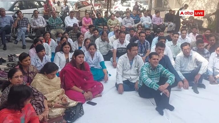 Karnal News: Doctor-police dispute increased in Karnal, problems of patients increased due to strike