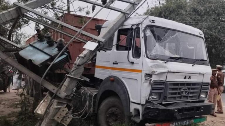 Speed ​​wreaks havoc in UP’s Basti, uncontrolled truck crushes car-tempo, 3 killed, 3 injured