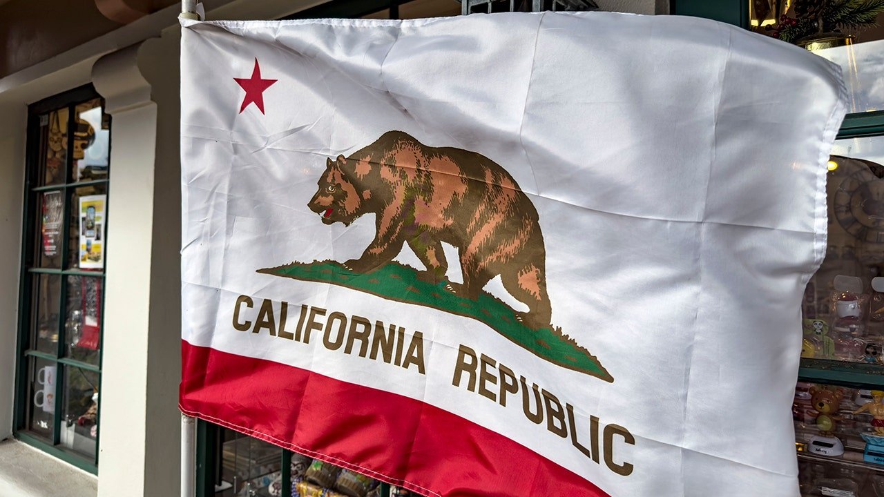 CALIFORNIA-FLAG.jpg