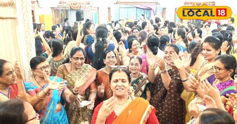 Mother-in-law and daughter-in-law have been playing Holi like this for 500 years, crowd gathered to see the spectacle, special tradition of Nimar.