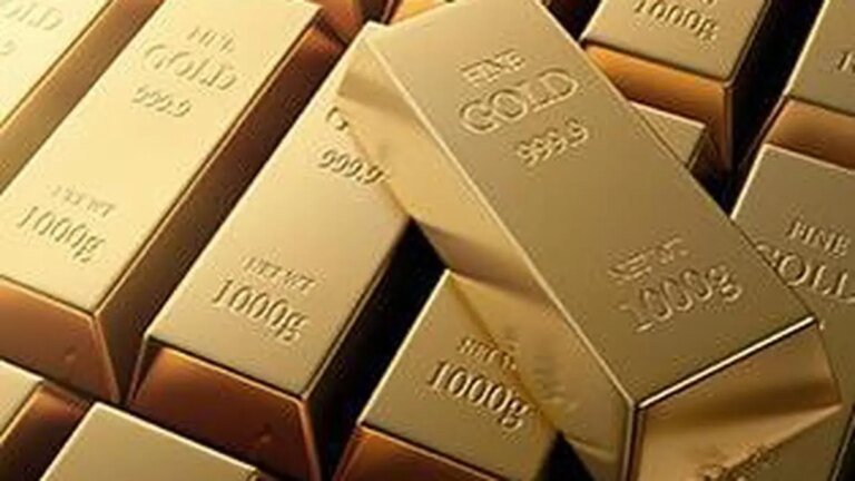 Gold rises on dip-buying but heads for fourth weekly loss