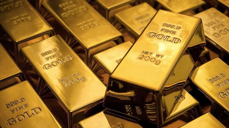 Energy-led inflation worries drag gold, silver prices lower