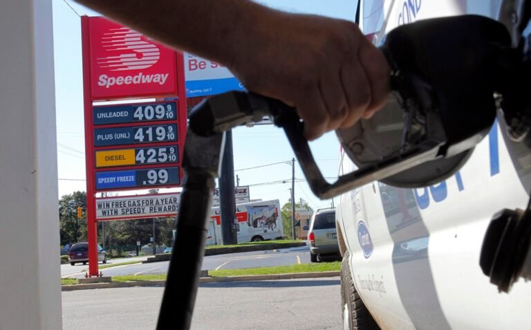Chris Wright says gas prices will return to normal levels by summer