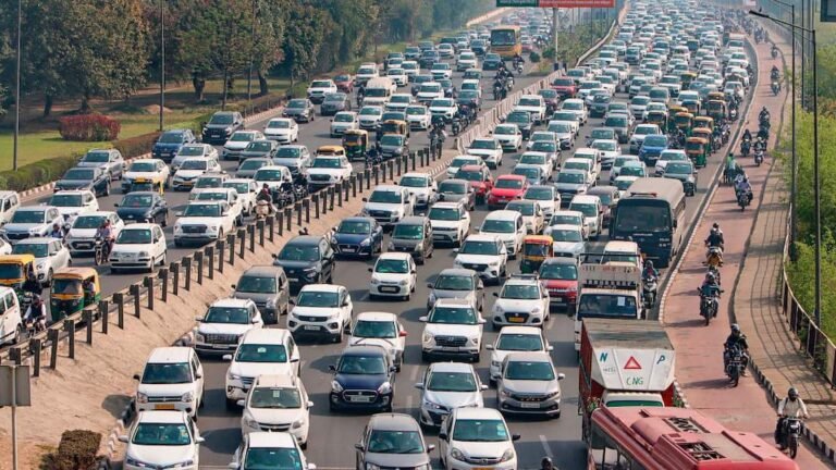 Delhi Traffic Advisory: Traffic alert issued in Delhi during Navratri festival, there will be crowd on these routes, know complete details
