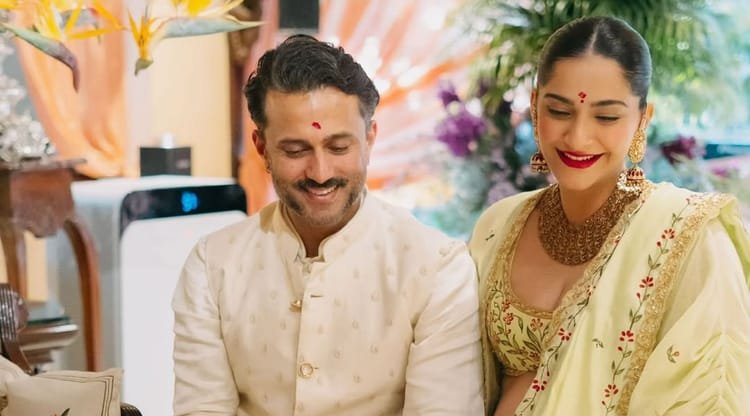 Sonam Kapoor Baby Boy: Sonam Kapoor becomes mother for the second time; Gave birth to a son; Share good news on social media – Sonam Kapoor Welcome Second Son With Husband Anand Ahuja Actress Shares Baby Boy Arrival Good News With Fans