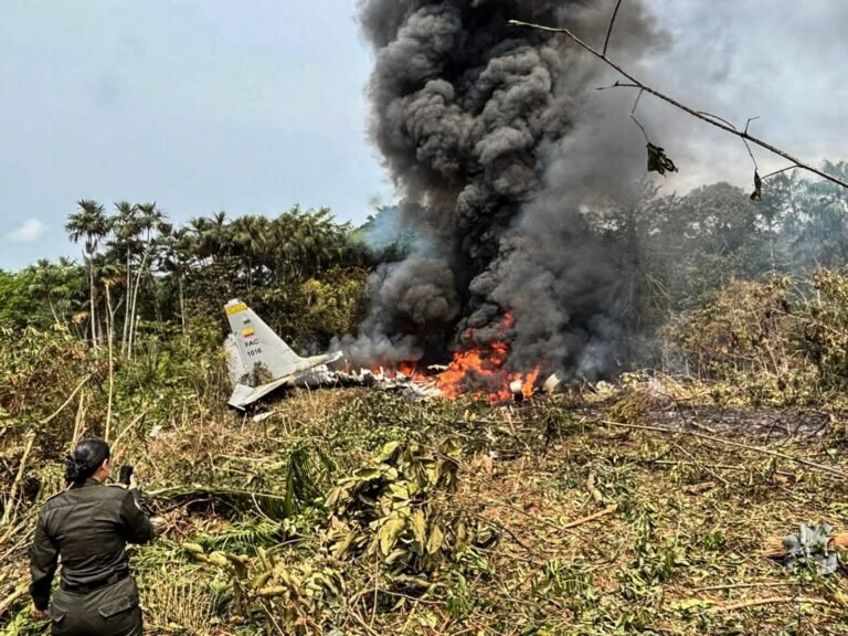 Colombian military plane with 125 on board crashes after takeoff | Military News