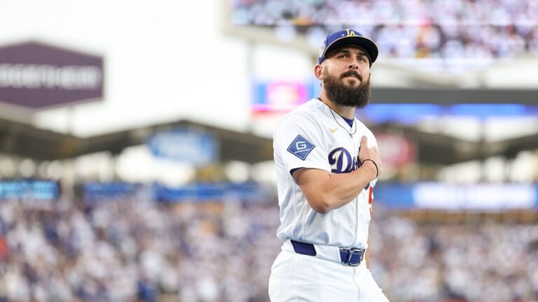 Dodgers’ Alex Vesia honored with ovation after infant daughter’s tragic death