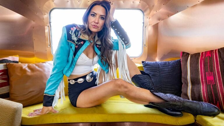 Country star Annie Bosko addresses backlash over ‘Goodbye California’ song