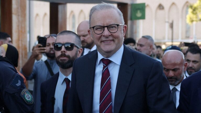 Anthony Albanese heckled at Lakemba Mosque over Gaza war stance