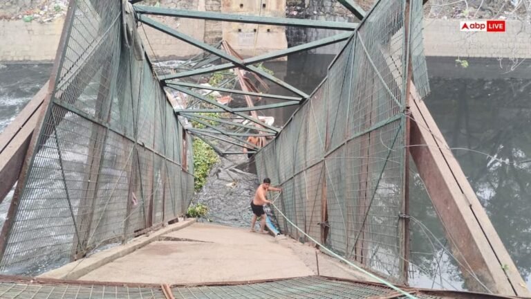 Tragic accident in Delhi’s Roop Nagar, woman dies after bridge over drain collapses