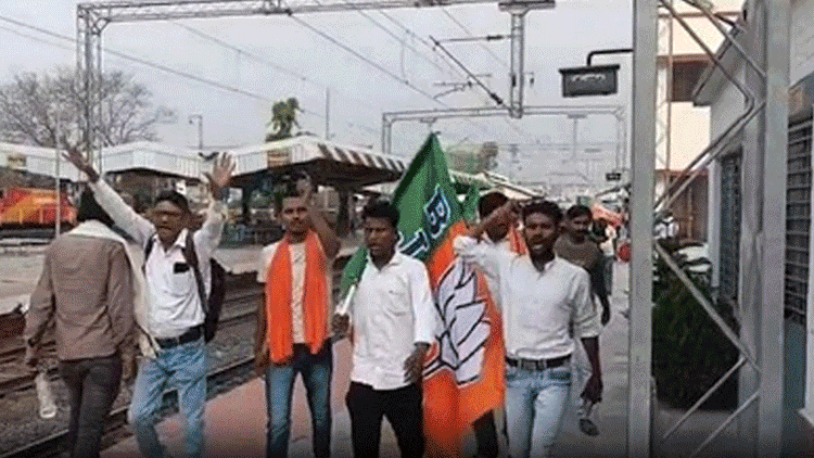 Pm Modi In Wb: Enthusiasm in Bengal for PM Modi’s rally, supporters arrive in Kolkata by boat and bus – Enthusiasm In Bengal For Pm Modi’s Rally, Supporters Arrive In Kolkata By Boat And Bus