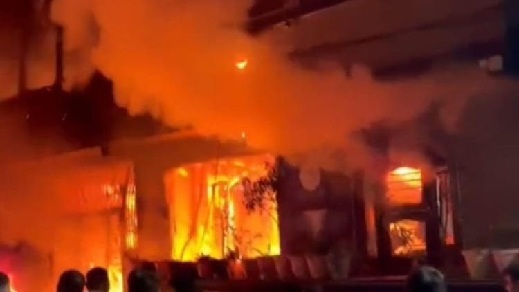 Fire In Indore: A massive fire broke out in a house in Indore, six people burnt to death; Officers reached the spot – Fire In Indore: Massive Fire Breaks Out In House Six People Burn To Death News In Hindi