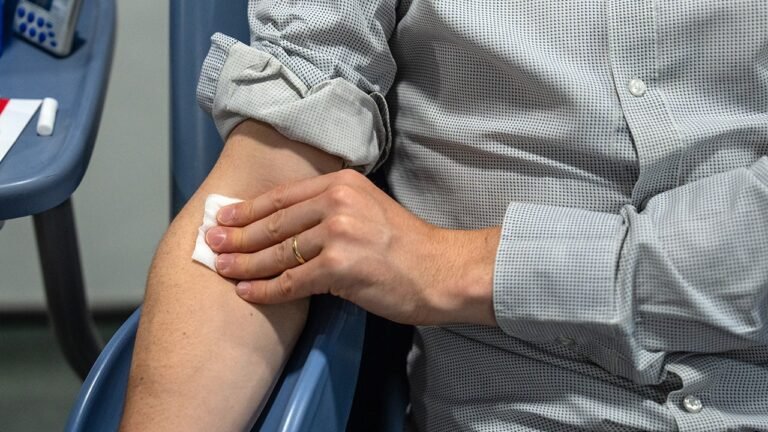 TSA agents selling blood plasma and sleeping in cars, official says
