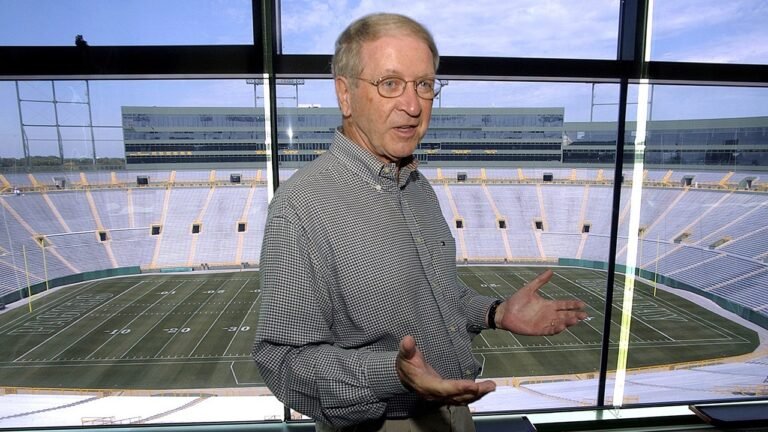 Bob Harlan, former Green Bay Packers president and CEO, dead at 89