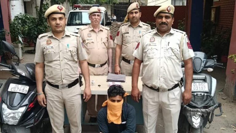 Delhi News: Chef of five star hotel turned out to be a vicious thief, stole gold and silver from the house, police caught him